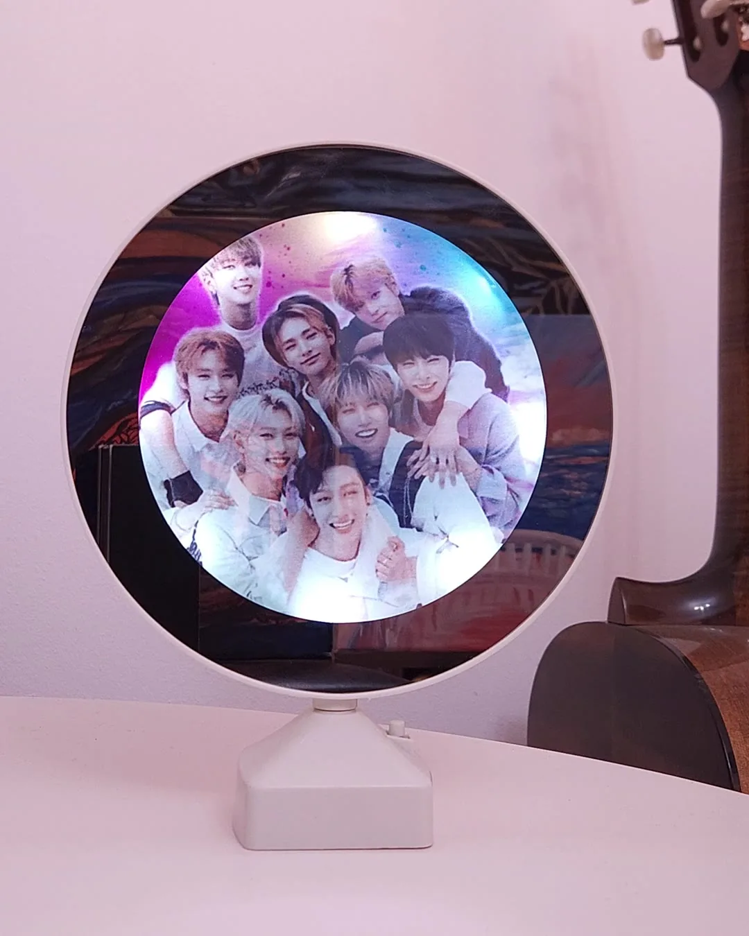 Oglinda Magica cu Stray Kids - Model Color